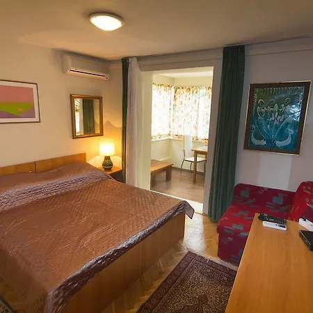 Boutique Dorma krevet i doručak 4*